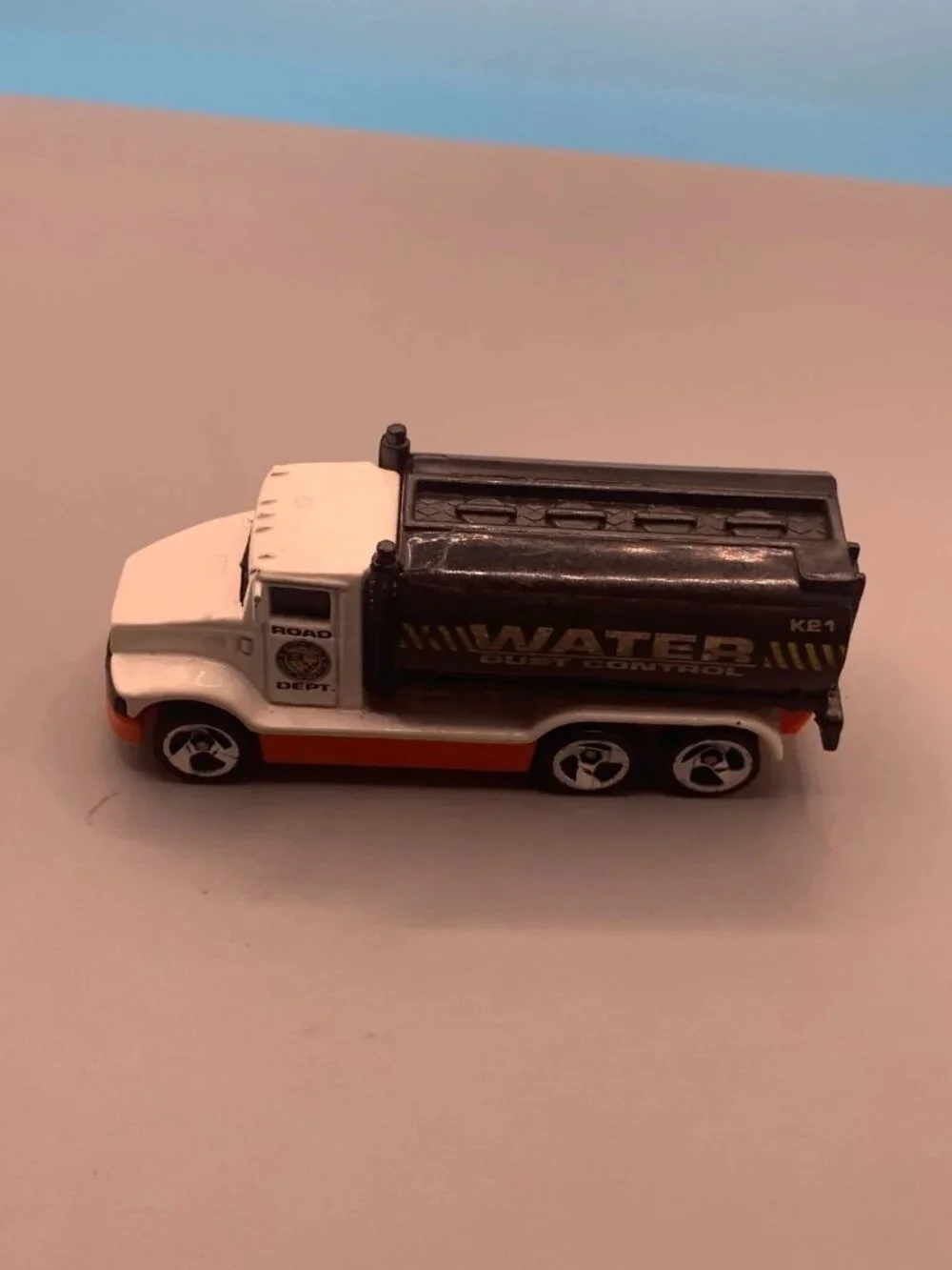 1:64 Hot Wheels Peterbilt Road Department Diecast Tank Truck LOOSE